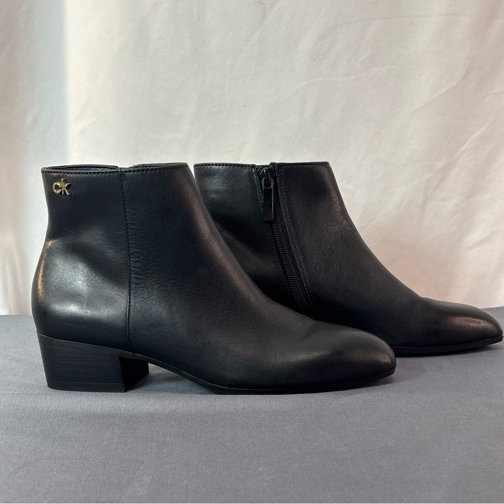 Calvin Klein Jipsy Womens Booties Black Size 5 Low Block Heel Ankle Soft Leather